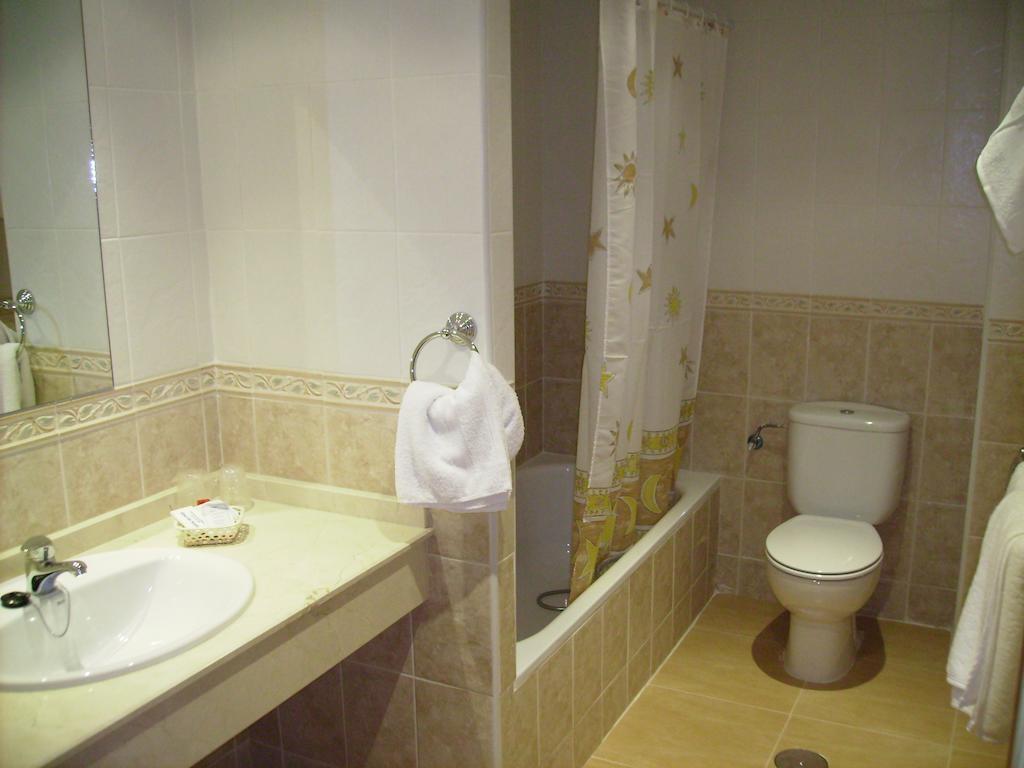 Hotel Delphos Моралеха Стая снимка